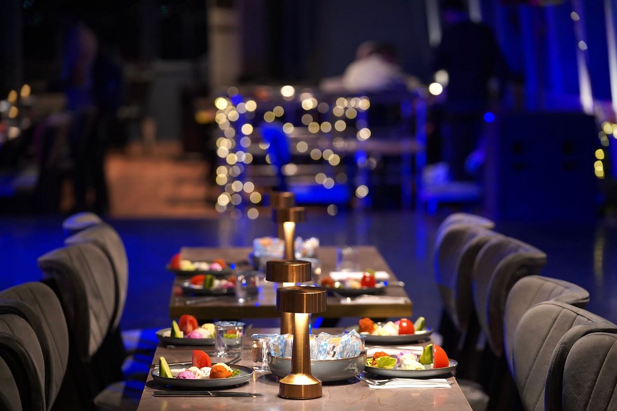 BOSPHORUS DINNER CRUISE & TURKISH NIGHT SHOW (PREMIUM VIP MENU)